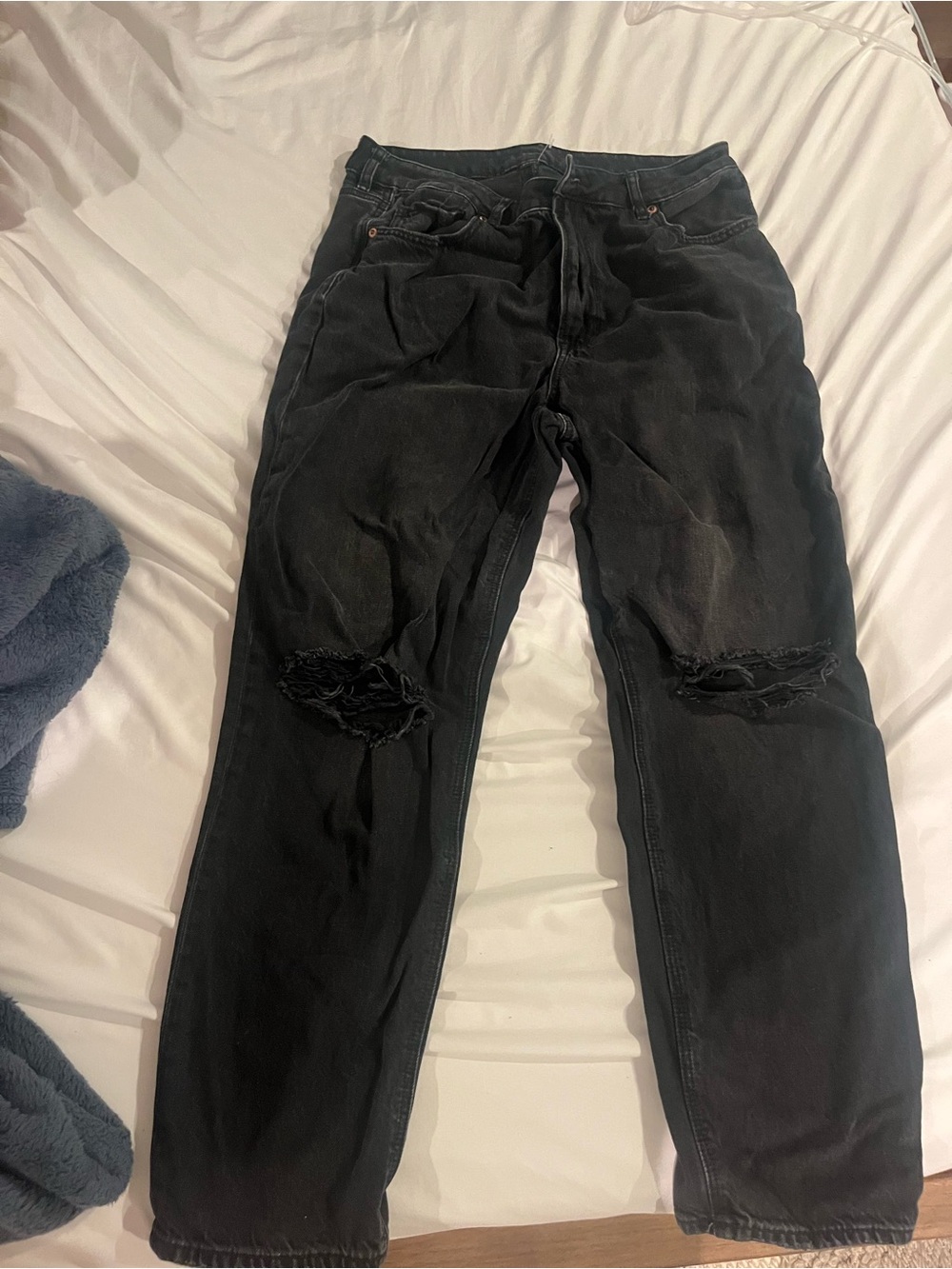 American Eagle  Distressed Knee Jeans 12 short strigid